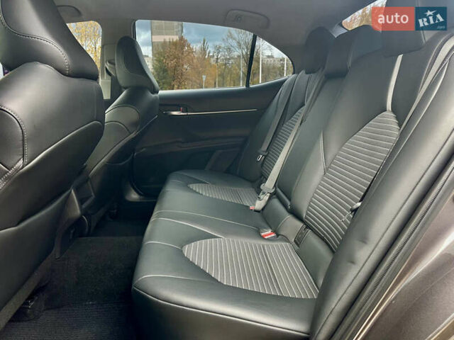 Тойота Камрі 2021 у Києві на Automoto.ua Сірий Тойота Камрі, об'ємом двигуна 2.49 л та пробігом 84 тис. км за 25900 $, фото 21 на Automoto.ua