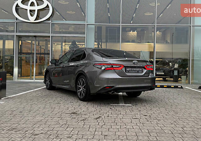 Серый Тойота Камри, объемом двигателя 2.49 л и пробегом 147 тыс. км за 29990 $, фото 1 на Automoto.ua