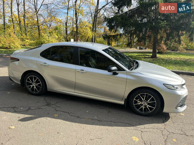 Тойота Камри 2021 в Киеве на Automoto.ua Серый Тойота Камри, объемом двигателя 2.49 л и пробегом 78 тыс. км за 25500 $, фото 12 на Automoto.ua