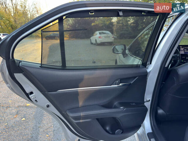 Тойота Камри 2021 в Днепре (Днепропетровске) на Automoto.ua Серый Тойота Камри, объемом двигателя 2.49 л и пробегом 78 тыс. км за 28999 $, фото 25 на Automoto.ua