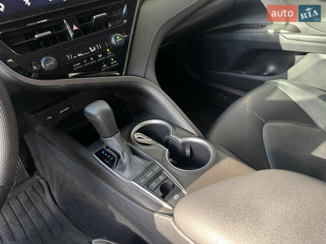 Тойота Камри 2021 в Киеве на Automoto.ua Серый Тойота Камри, объемом двигателя 2.49 л и пробегом 117 тыс. км за 24500 $, фото 14 на Automoto.ua