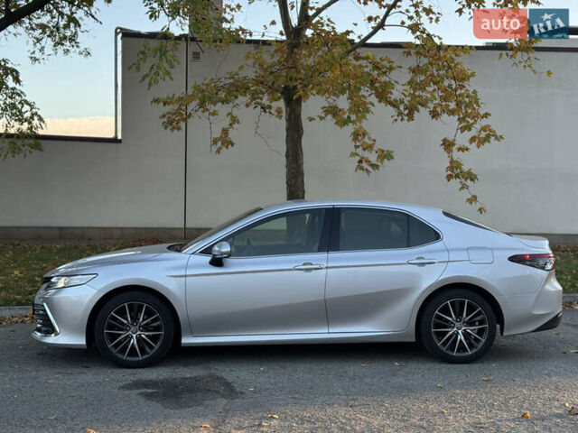 Тойота Камри 2021 в Днепре (Днепропетровске) на Automoto.ua Серый Тойота Камри, объемом двигателя 2.49 л и пробегом 78 тыс. км за 28999 $, фото 5 на Automoto.ua