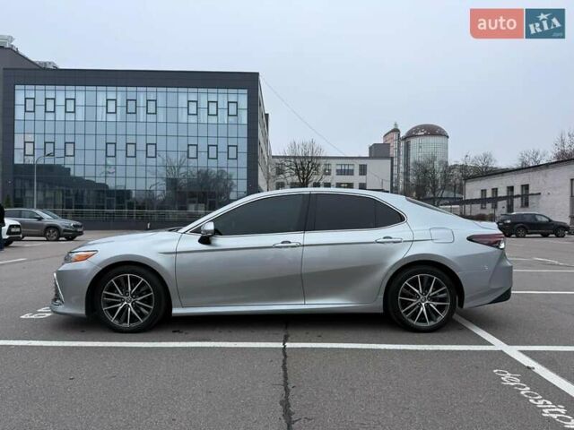 Серый Тойота Камри, объемом двигателя 2.49 л и пробегом 51 тыс. км за 29000 $, фото 2 на Automoto.ua