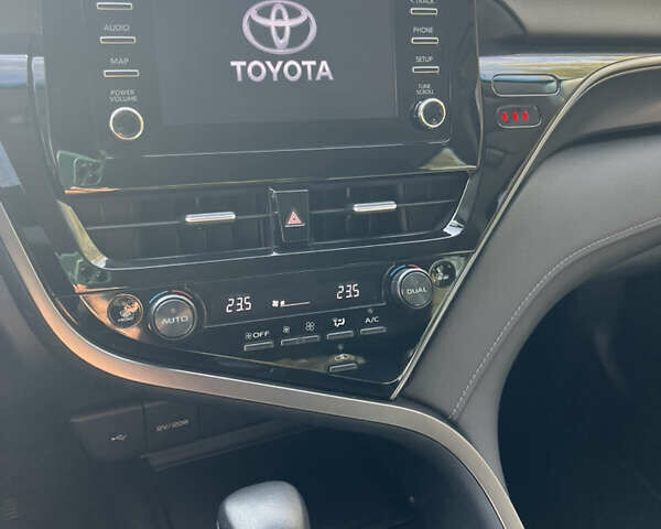 Тойота Камри 2021 в Киеве на Automoto.ua Серый Тойота Камри, объемом двигателя 2.49 л и пробегом 78 тыс. км за 25500 $, фото 24 на Automoto.ua