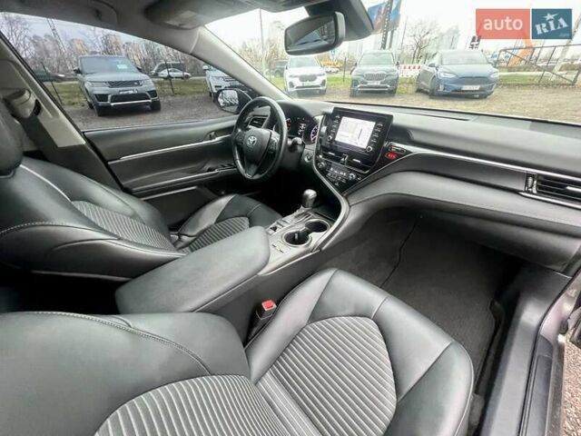 Серый Тойота Камри, объемом двигателя 2.5 л и пробегом 85 тыс. км за 25000 $, фото 39 на Automoto.ua