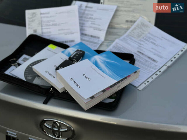 Серый Тойота Камри, объемом двигателя 2.49 л и пробегом 93 тыс. км за 18000 $, фото 18 на Automoto.ua