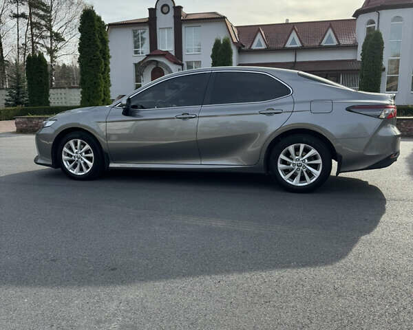 Серый Тойота Камри, объемом двигателя 2.5 л и пробегом 133 тыс. км за 25555 $, фото 18 на Automoto.ua