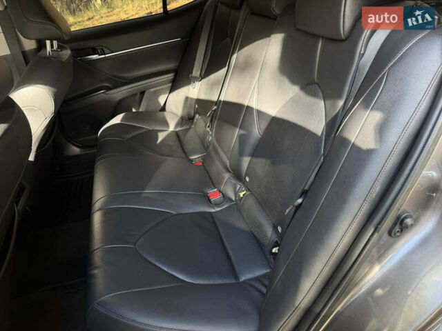 Тойота Камри 2021 в Киеве на Automoto.ua Серый Тойота Камри, объемом двигателя 2.49 л и пробегом 117 тыс. км за 24500 $, фото 16 на Automoto.ua