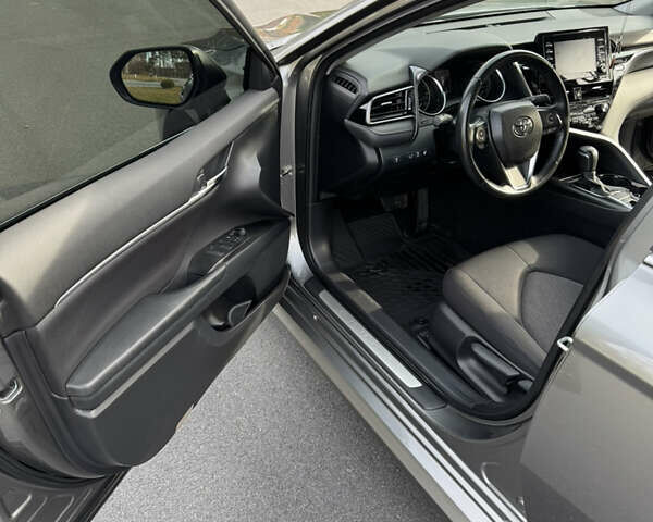 Серый Тойота Камри, объемом двигателя 2.5 л и пробегом 133 тыс. км за 25555 $, фото 26 на Automoto.ua