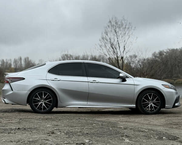 Сірий Тойота Камрі, об'ємом двигуна 2.49 л та пробігом 104 тис. км за 23000 $, фото 7 на Automoto.ua