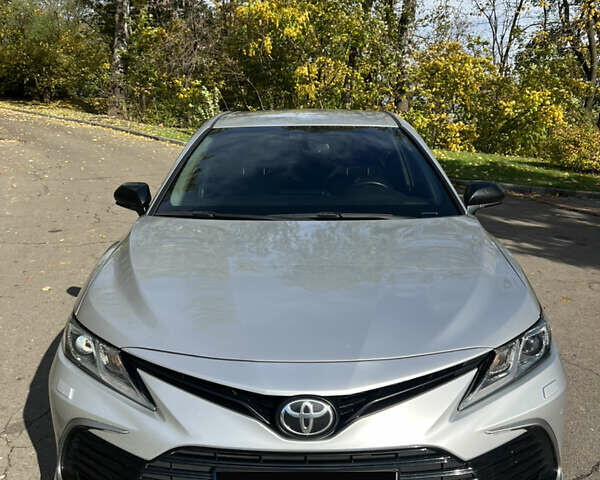 Тойота Камри 2021 в Киеве на Automoto.ua Серый Тойота Камри, объемом двигателя 2.49 л и пробегом 78 тыс. км за 25500 $, фото 1 на Automoto.ua