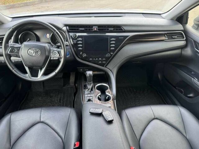 Серый Тойота Камри, объемом двигателя 0 л и пробегом 77 тыс. км за 17500 $, фото 6 на Automoto.ua