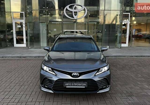 Сірий Тойота Камрі, об'ємом двигуна 2.49 л та пробігом 32 тис. км за 35097 $, фото 4 на Automoto.ua