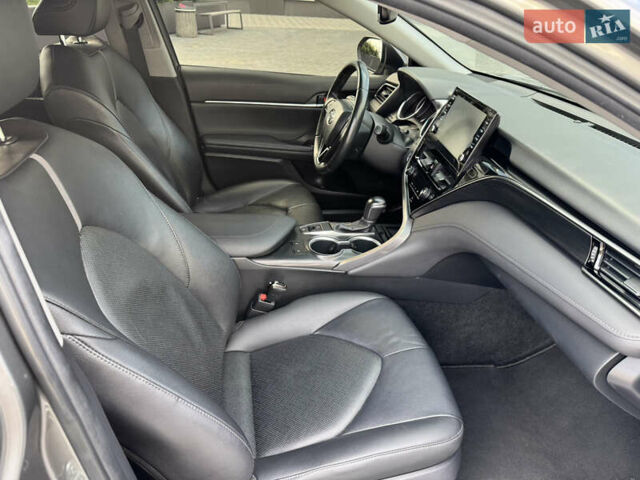 Сірий Тойота Камрі, об'ємом двигуна 2.49 л та пробігом 110 тис. км за 30000 $, фото 17 на Automoto.ua