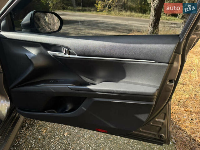 Тойота Камри 2021 в Киеве на Automoto.ua Серый Тойота Камри, объемом двигателя 2.49 л и пробегом 117 тыс. км за 24500 $, фото 20 на Automoto.ua
