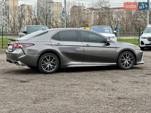 Серый Тойота Камри, объемом двигателя 2.5 л и пробегом 85 тыс. км за 25000 $, фото 5 на Automoto.ua