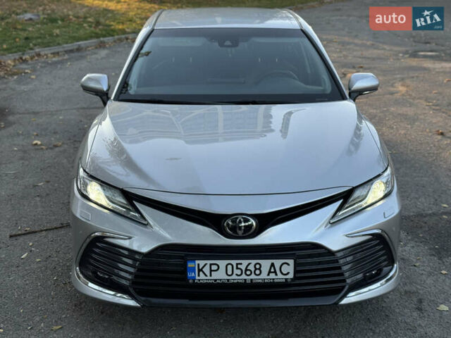 Тойота Камри 2021 в Днепре (Днепропетровске) на Automoto.ua Серый Тойота Камри, объемом двигателя 2.49 л и пробегом 78 тыс. км за 28999 $, фото 7 на Automoto.ua