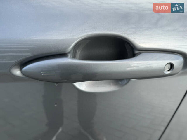 Сірий Тойота Камрі, об'ємом двигуна 2.49 л та пробігом 110 тис. км за 30000 $, фото 9 на Automoto.ua