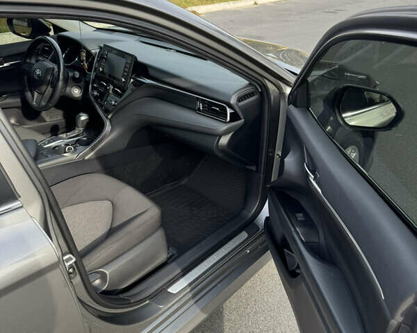 Серый Тойота Камри, объемом двигателя 2.5 л и пробегом 133 тыс. км за 25555 $, фото 28 на Automoto.ua