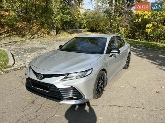 Тойота Камри 2021 в Киеве на Automoto.ua Серый Тойота Камри, объемом двигателя 2.49 л и пробегом 78 тыс. км за 25500 $, фото 4 на Automoto.ua