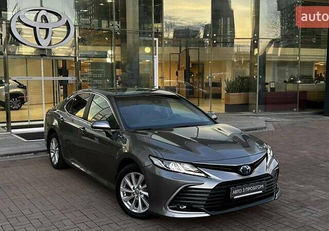 Сірий Тойота Камрі, об'ємом двигуна 2.49 л та пробігом 32 тис. км за 35097 $, фото 17 на Automoto.ua