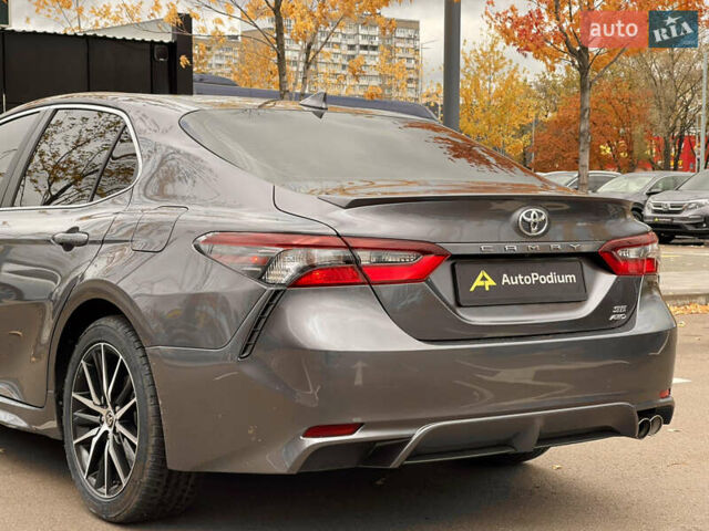 Тойота Камрі 2021 у Києві на Automoto.ua Сірий Тойота Камрі, об'ємом двигуна 2.49 л та пробігом 84 тис. км за 25900 $, фото 12 на Automoto.ua