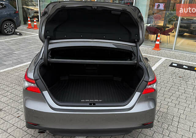 Серый Тойота Камри, объемом двигателя 2.49 л и пробегом 147 тыс. км за 29990 $, фото 9 на Automoto.ua