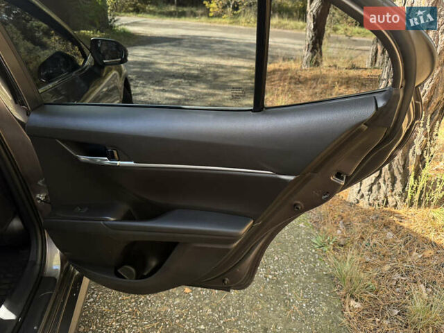 Тойота Камри 2021 в Киеве на Automoto.ua Серый Тойота Камри, объемом двигателя 2.49 л и пробегом 117 тыс. км за 24500 $, фото 17 на Automoto.ua