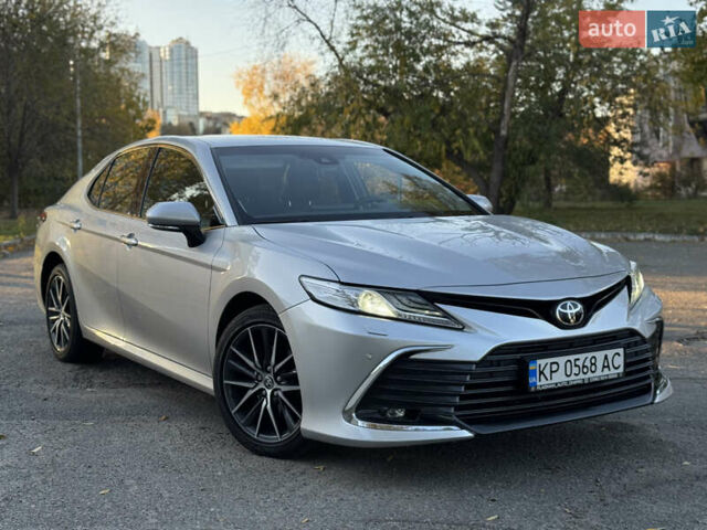 Тойота Камри 2021 в Днепре (Днепропетровске) на Automoto.ua Серый Тойота Камри, объемом двигателя 2.49 л и пробегом 78 тыс. км за 28999 $, фото 13 на Automoto.ua