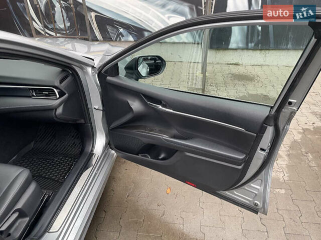 Серый Тойота Камри, объемом двигателя 2.49 л и пробегом 56 тыс. км за 27000 $, фото 17 на Automoto.ua