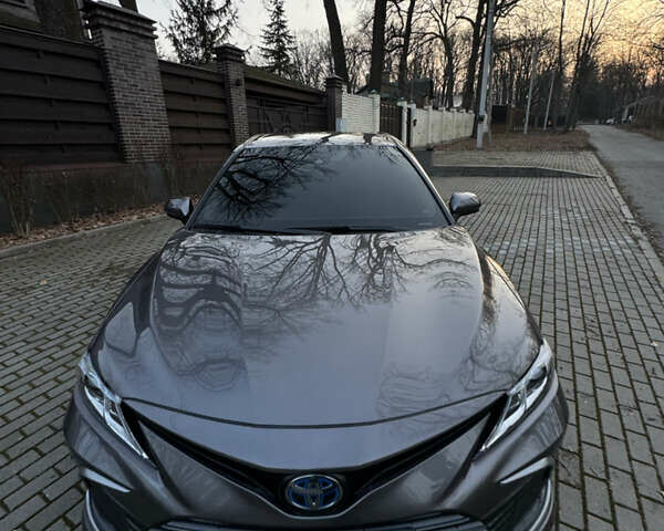 Серый Тойота Камри, объемом двигателя 2.49 л и пробегом 56 тыс. км за 23000 $, фото 2 на Automoto.ua