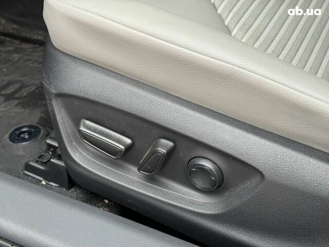 Серый Тойота Камри, объемом двигателя 2.5 л и пробегом 50 тыс. км за 30990 $, фото 15 на Automoto.ua