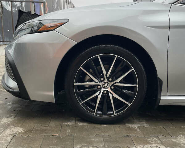 Серый Тойота Камри, объемом двигателя 2.49 л и пробегом 56 тыс. км за 27000 $, фото 4 на Automoto.ua