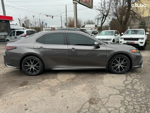 Серый Тойота Камри, объемом двигателя 2.5 л и пробегом 50 тыс. км за 30990 $, фото 4 на Automoto.ua