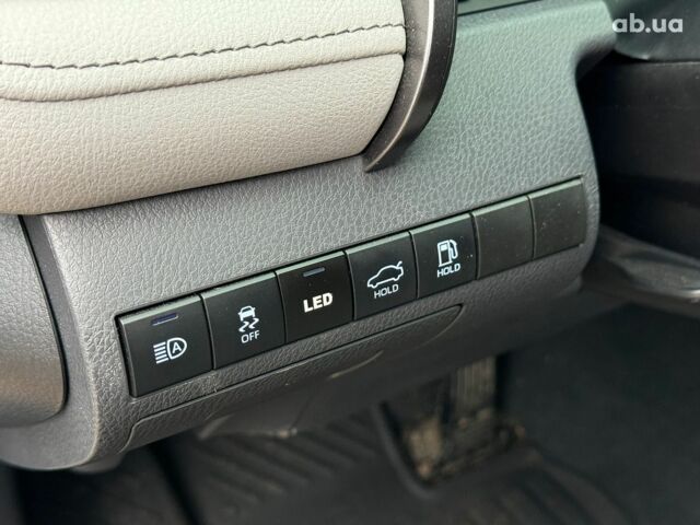 Серый Тойота Камри, объемом двигателя 2.5 л и пробегом 50 тыс. км за 30990 $, фото 17 на Automoto.ua
