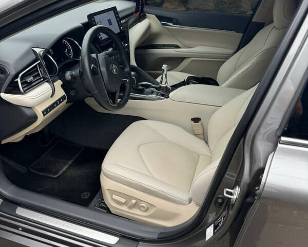 Серый Тойота Камри, объемом двигателя 2.49 л и пробегом 15 тыс. км за 41500 $, фото 3 на Automoto.ua