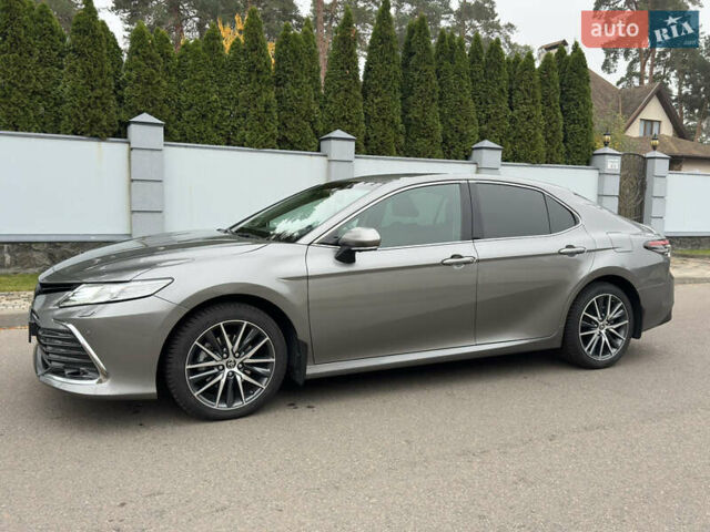 Серый Тойота Камри, объемом двигателя 2.49 л и пробегом 118 тыс. км за 30500 $, фото 2 на Automoto.ua