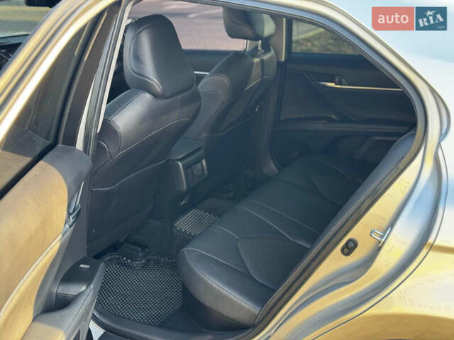 Серый Тойота Камри, объемом двигателя 2.49 л и пробегом 65 тыс. км за 34000 $, фото 8 на Automoto.ua