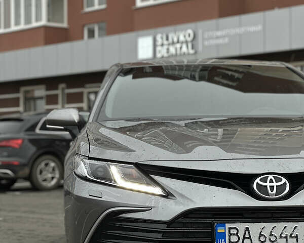 Серый Тойота Камри, объемом двигателя 2.49 л и пробегом 55 тыс. км за 25500 $, фото 3 на Automoto.ua