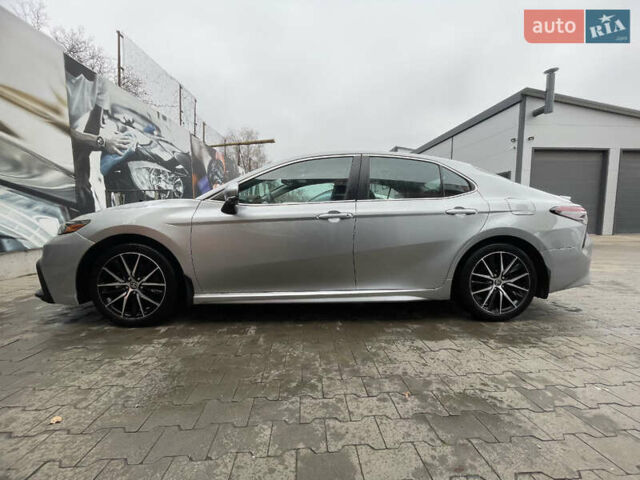 Серый Тойота Камри, объемом двигателя 2.49 л и пробегом 56 тыс. км за 27000 $, фото 1 на Automoto.ua