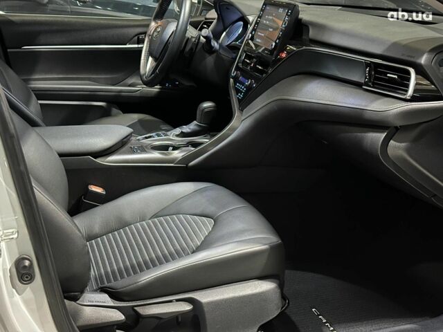 Серый Тойота Камри, объемом двигателя 2.5 л и пробегом 27 тыс. км за 27490 $, фото 24 на Automoto.ua