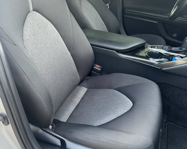 Серый Тойота Камри, объемом двигателя 2.49 л и пробегом 53 тыс. км за 27500 $, фото 17 на Automoto.ua