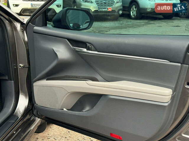 Серый Тойота Камри, объемом двигателя 2.5 л и пробегом 50 тыс. км за 30990 $, фото 23 на Automoto.ua