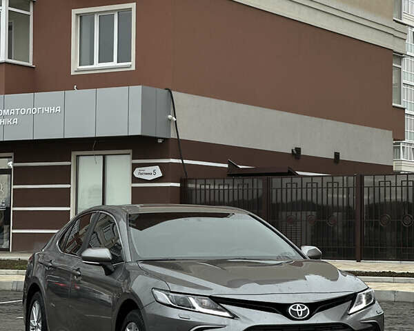 Серый Тойота Камри, объемом двигателя 2.49 л и пробегом 55 тыс. км за 25500 $, фото 2 на Automoto.ua