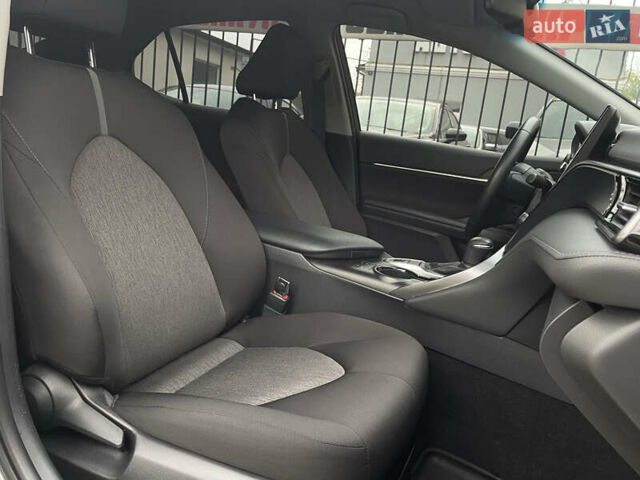 Серый Тойота Камри, объемом двигателя 2.5 л и пробегом 35 тыс. км за 31500 $, фото 10 на Automoto.ua