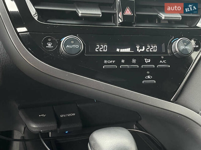Серый Тойота Камри, объемом двигателя 2.5 л и пробегом 35 тыс. км за 31500 $, фото 20 на Automoto.ua