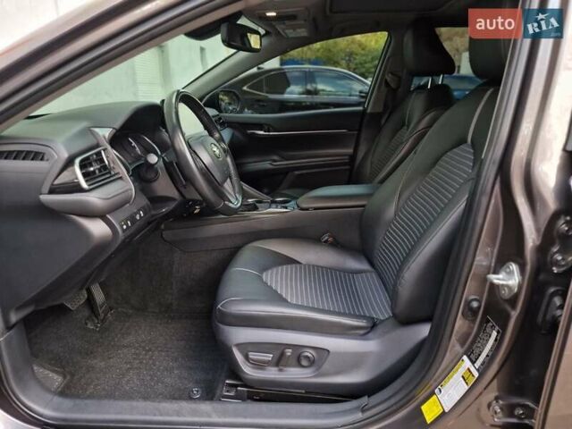 Сірий Тойота Камрі, об'ємом двигуна 2.49 л та пробігом 31 тис. км за 31990 $, фото 42 на Automoto.ua