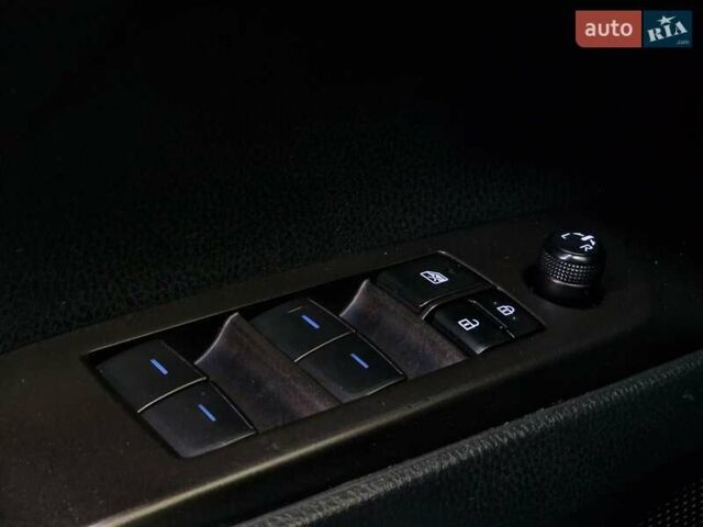 Сірий Тойота Камрі, об'ємом двигуна 2.49 л та пробігом 31 тис. км за 31990 $, фото 58 на Automoto.ua