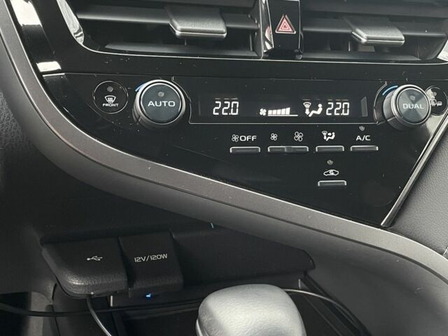 Серый Тойота Камри, объемом двигателя 2.5 л и пробегом 35 тыс. км за 31500 $, фото 20 на Automoto.ua