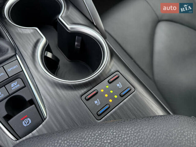 Серый Тойота Камри, объемом двигателя 2.49 л и пробегом 26 тыс. км за 39999 $, фото 65 на Automoto.ua